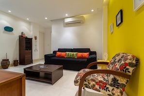 House | 2 bedrooms - 4 Minutes From Copacabana Beach Nsc205 (Rio de Janeiro)