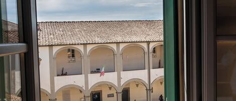 Interni
