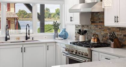 Luxury 2-bedroom house with Water views, Chesapeake City