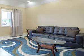 Lobby sitting area - Budget Inn By OYO San Augustine (San Augustine)