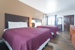 Quadruple Room, 2 Double Beds, Non Smoking | Desk, iron/ironing board, free WiFi, bed sheets