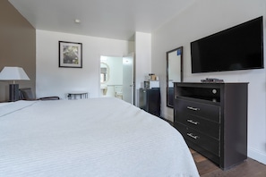 Habitación, 1 cama King size, para no fumadores | Escritorio, tabla de planchar con plancha, wifi gratis y ropa de cama