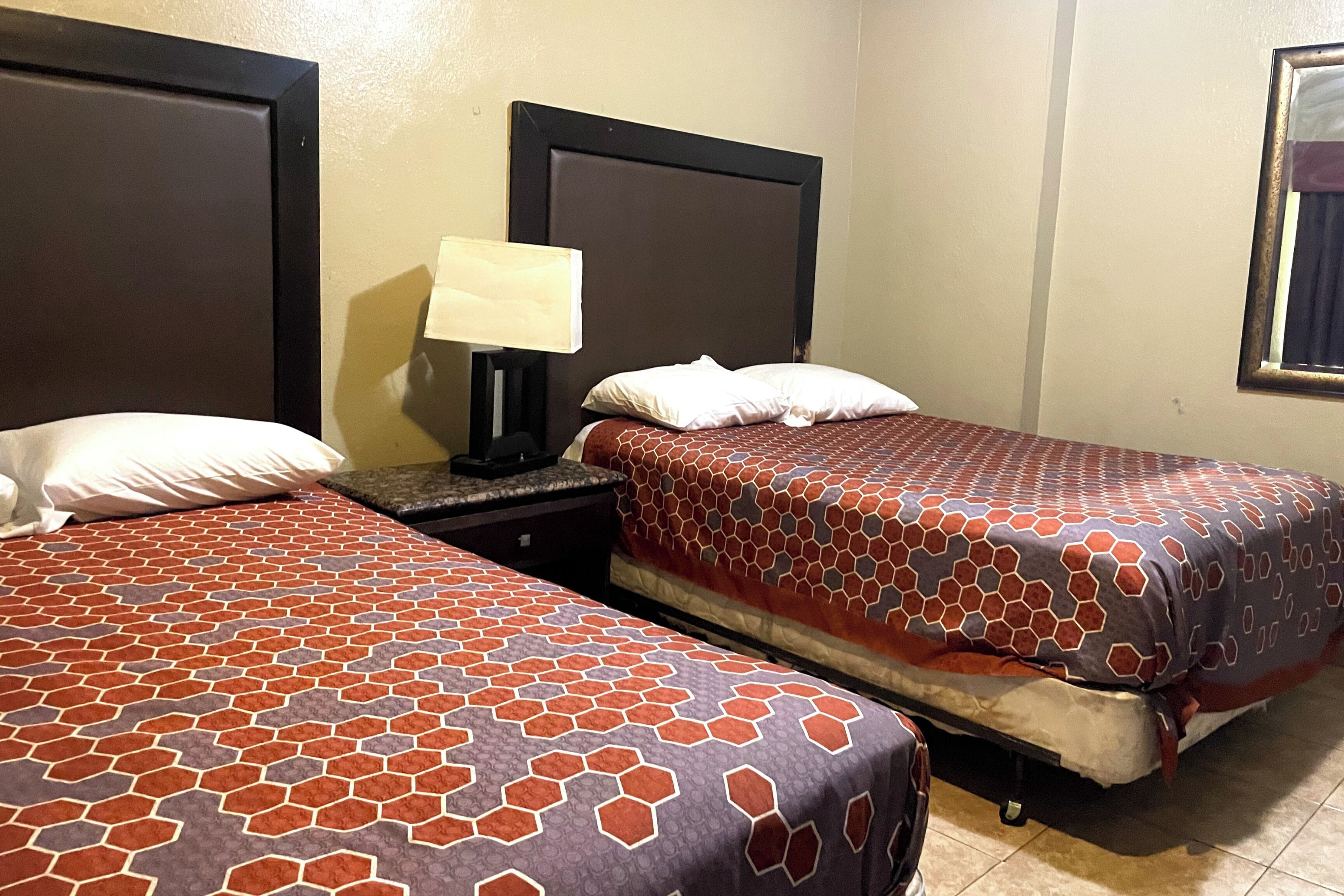 Habitación, 1 cama doble | Escritorio, wifi gratis, ropa de cama