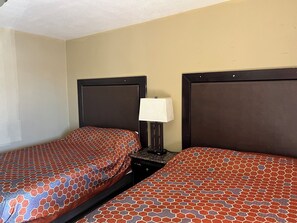 Kamer, 1 tweepersoonsbed | Een bureau, gratis wifi, beddengoed