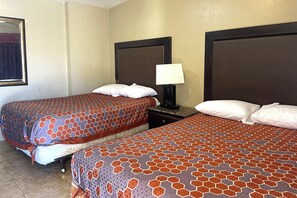 Rom, 1 dobbeltseng | Skrivebord, wi-fi (inkludert) og sengetøy