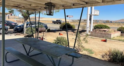 Carl's Motel