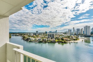 Property grounds - Panorama (Surfers Paradise)