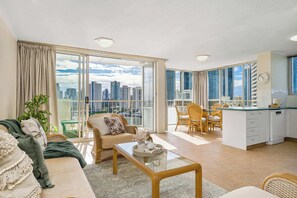 TV - Panorama Riverfront Surfers Paradise Retreat (Surfers Paradise)