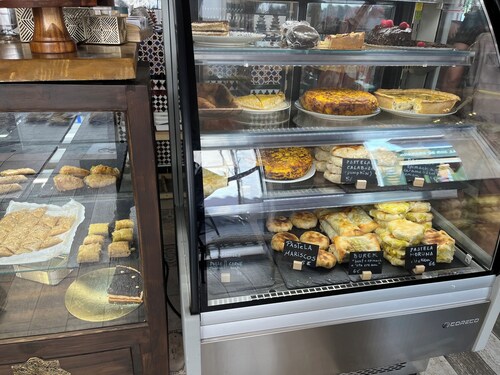 La Torrecilla: the house on the wall