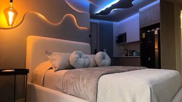 Monolocale Design, vista città | 1 camera, biancheria da letto di alta qualità, copriletto in piuma