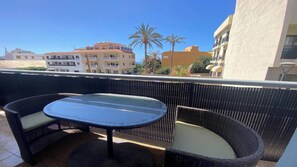 Outdoor dining - Apt. ManRey 1B - Ambar (Valle Gran Rey)
