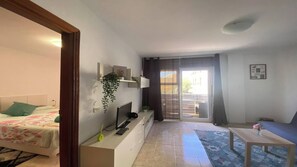 1 bedroom, free WiFi, bed sheets - Apt. ManRey 1B - Ambar (Valle Gran Rey)