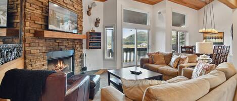 Condo, sacada | Área de estar