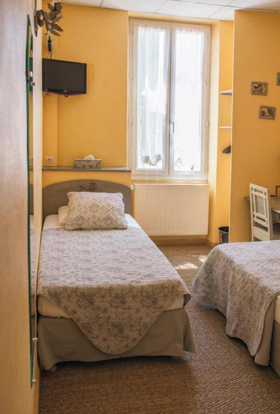 Iron/ironing board, free WiFi