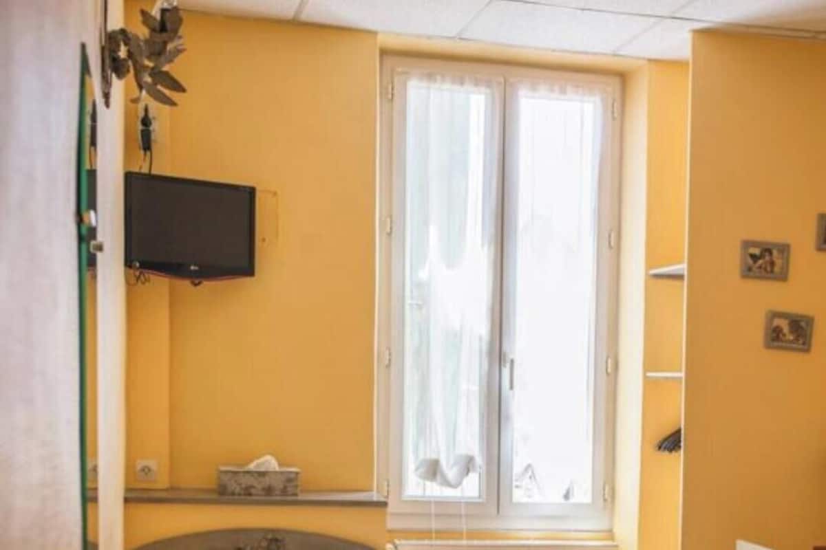 Iron/ironing board, free WiFi