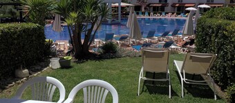 Townhouse in the Old Village, Vilamoura with direct access to the pool 