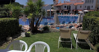 Townhouse in the Old Village, Vilamoura with direct access to the pool