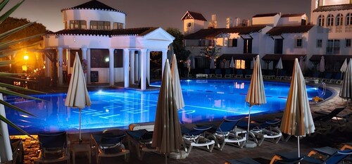 Townhouse in the Old Village, Vilamoura with direct access to the pool 