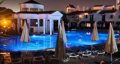 Townhouse in the Old Village, Vilamoura with direct access to the pool