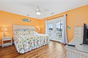 4 bedrooms, iron/ironing board, free WiFi, bed sheets - 4 BR Waterview Home- Pool- Gameroom- Sleeps 11 (North Myrtle Beach)