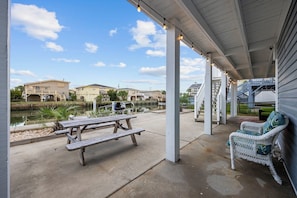 Outdoor dining - 4 BR Waterview Home- Pool- Gameroom- Sleeps 11 (North Myrtle Beach)