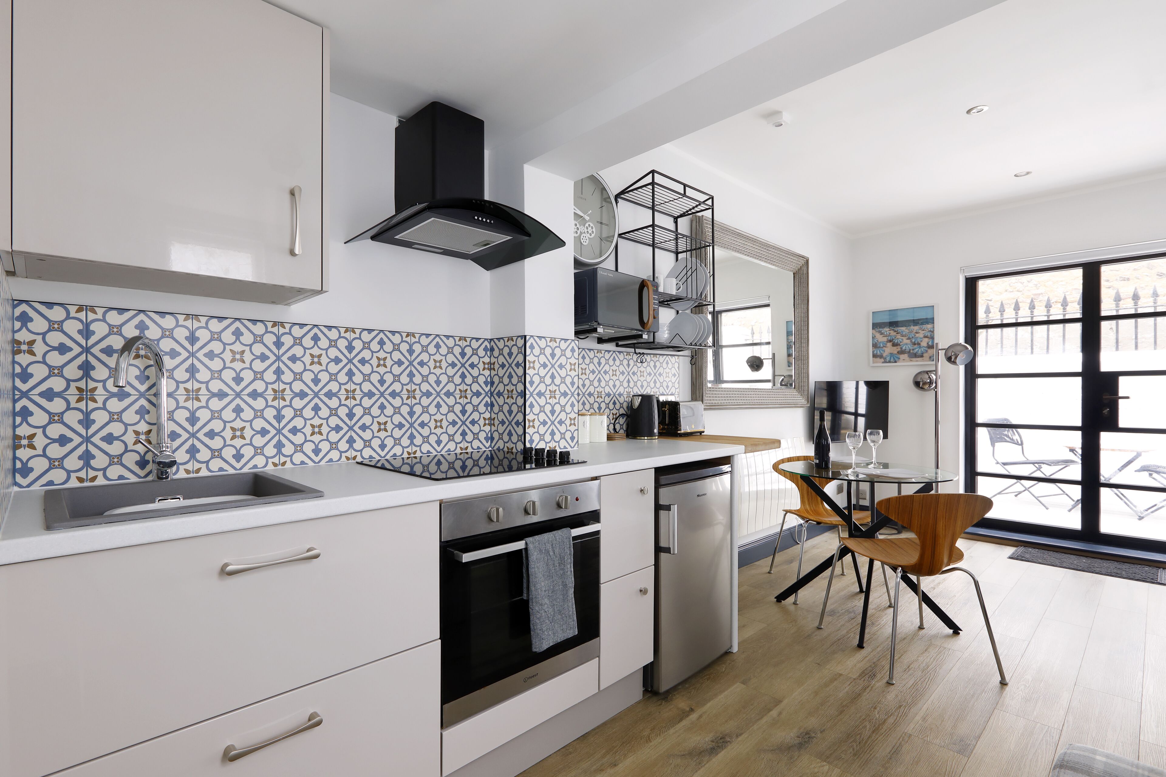 Classic Studio, Patio | Private kitchenette | Electric kettle