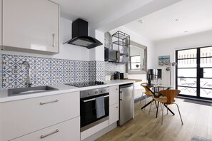 Estudio clásico, patio | Cocina básica privada | Hervidor eléctrico