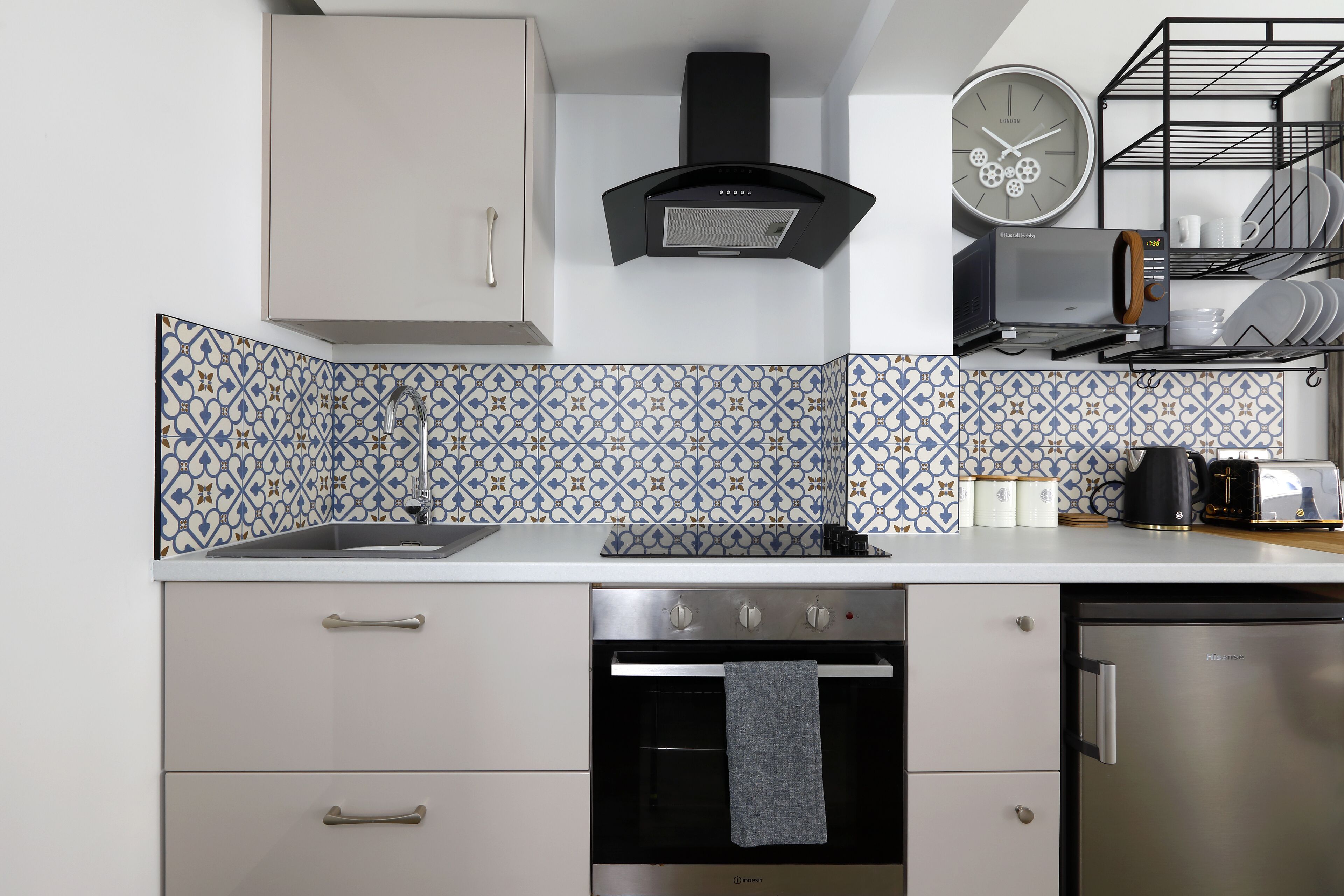 Classic Studio, Patio | Private kitchenette