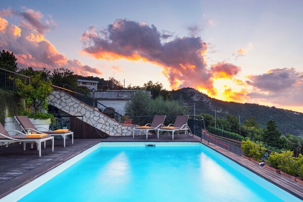 Seasonal outdoor pool