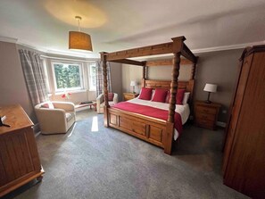 5 habitaciones, tabla de planchar con plancha, cuna de viaje y wifi 