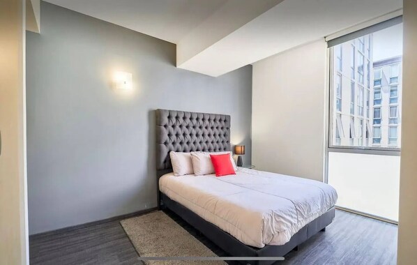 2 Schlafzimmer, Schreibtisch, WLAN