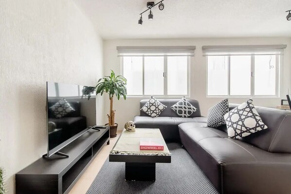 Living area - LC122- 2BDR / 2BTH - One Bedroom Apartment, Sleeps 4 (Ciudad de México)