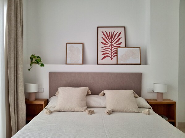 2 habitaciones, tabla de planchar con plancha, wifi y ropa de cama 