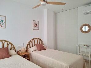 2 slaapkamers, een strijkplank/strijkijzer, wifi, beddengoed