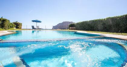 Villa Pebble - Two Bedroom Villa, Sleeps 4