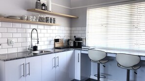 Deluxe-Studio, Balkon, Meerblick | Eigene Küche | Großer Kühlschrank, Mikrowelle, Ofen, Herdplatte