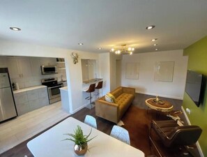 Living area - The Monaco - Stylish 2 BDRM Apartment next to LRT (Edmonton)