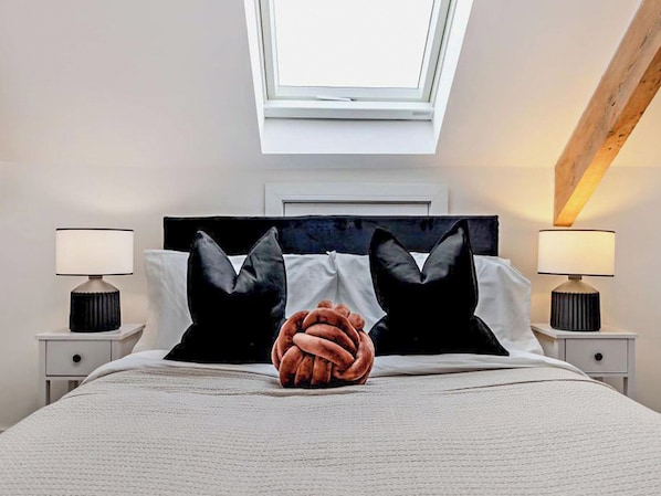 3 bedrooms, free WiFi, bed sheets