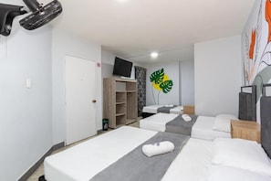 Habitació familiar | Wifi gratuïta i roba de llit