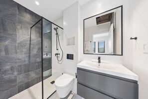 Luxury House | Bathroom | Shower, hair dryer, towels, soap