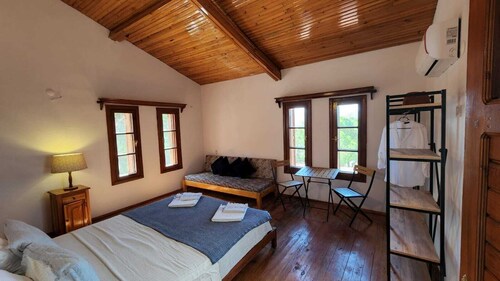 A quite house at city center for Riders