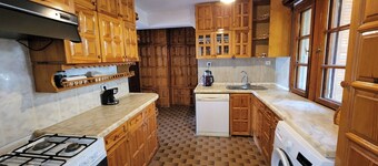 A quite house at city center for Riders