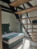 Ropa de cama de alta calidad y cortinas blackout 