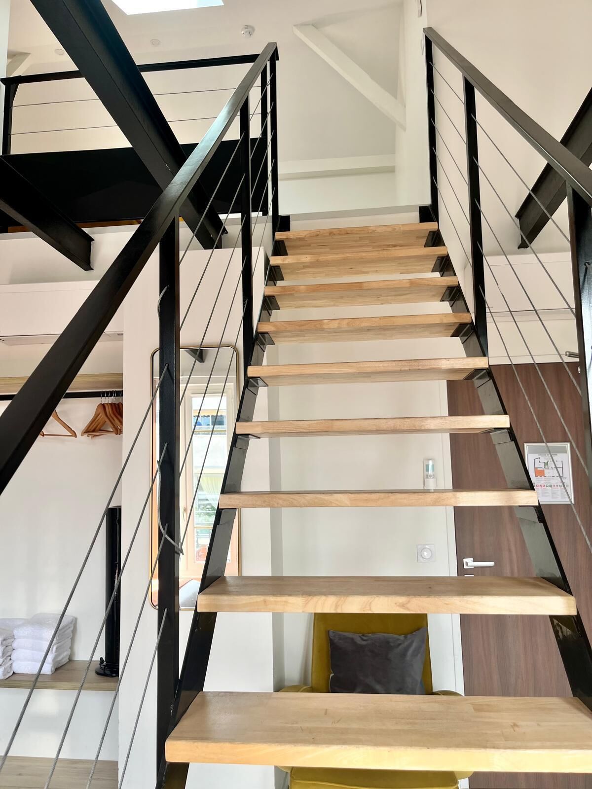 複式房屋 | 客廳 | 智能電視