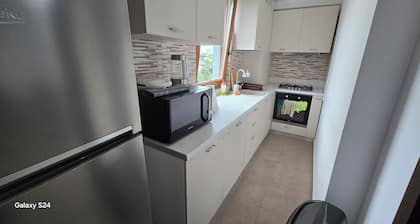 Ultra Central, furnished and Spacious with 3 double beds and 1 Balcony