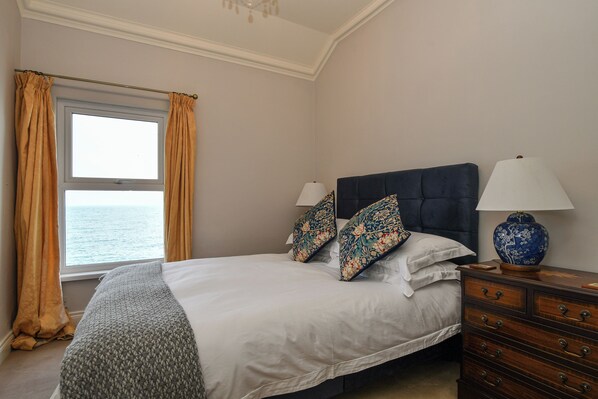 4 Schlafzimmer, Bügeleisen/Bügelbrett, Internetzugang, Bettwäsche