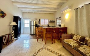 Exclusive-Apartment, Poolblick | Wohnbereich