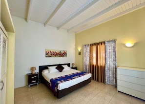 Exclusive Apartment, Pool View | Individually decorated, individually furnished, free WiFi, bed sheets - Bubali Gardens by Kamerlingh Villa (Noord)