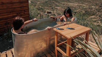 Cabin Room + Jacuzzi | 露台/庭院