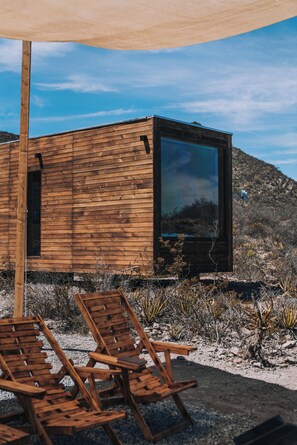 Individualmente mobiliados, escrivaninha